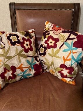 Lot of 2 Pier 1 Imports Embroidered Floral Throw Pillows Boho Cream Crewel 18x18